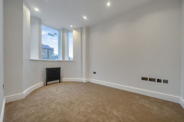 29, Fransfield Grove, London photo 3