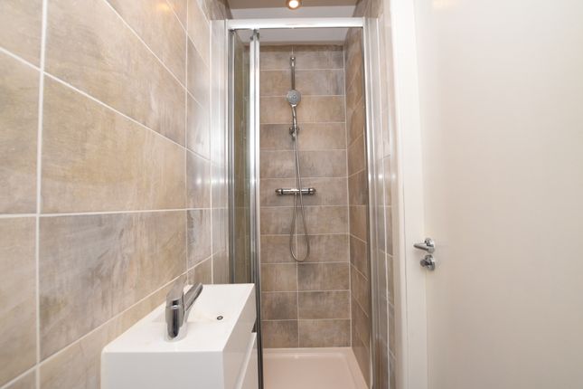 24, Lees Hall Crescent, Manchester photo 4