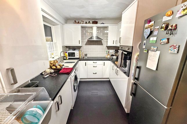 2, Rutherford View, Peterlee photo 3