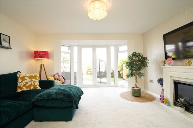 20, Micklewait Avenue, Wakefield photo 4