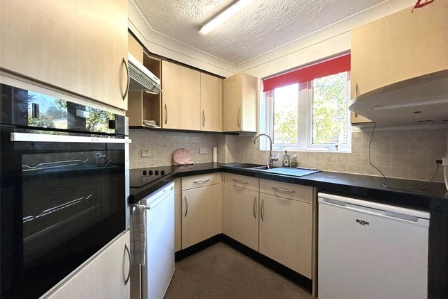 1 Victoria Court,, Victoria Avenue, Somerset photo 3