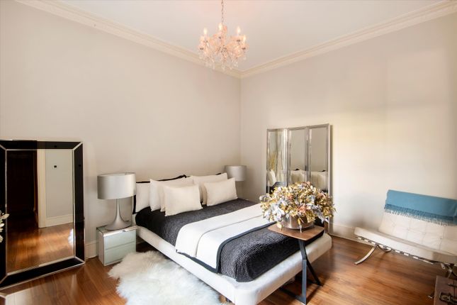 Flat for sale in Holland Park Gardens, Holland Park, London