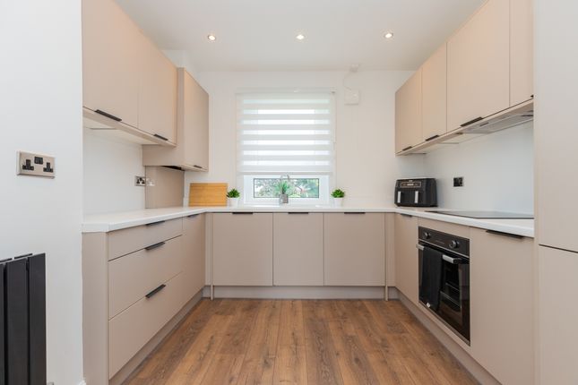 3 Park Avenue, Johnstone photo 4