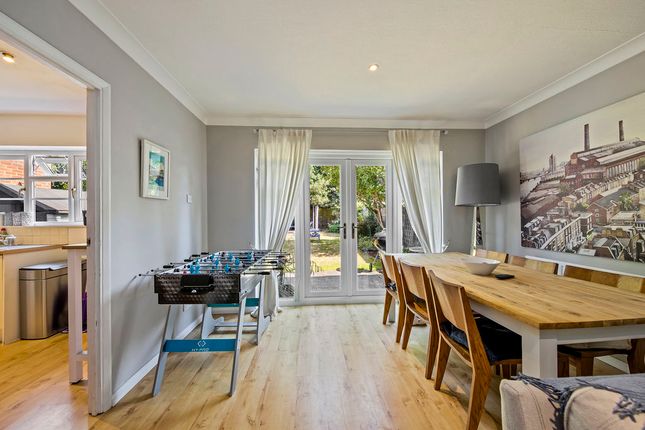 5, Seymour Close, East Molesey photo 4