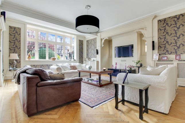 Property for sale in Hendon Avenue, London