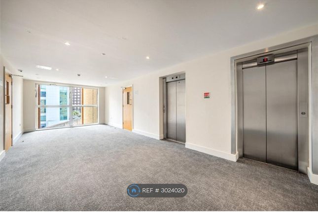 Flat A, Regent Court North Bank, London photo 4