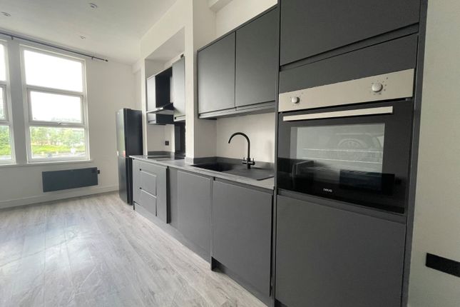 Flat 1, 352-354, Kirkstall Road, Leeds photo 5