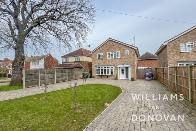 Thumbnail Detached house for sale in Folly Chase, Hockley