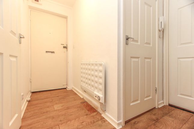 217, Throstle Place, Watford photo 4