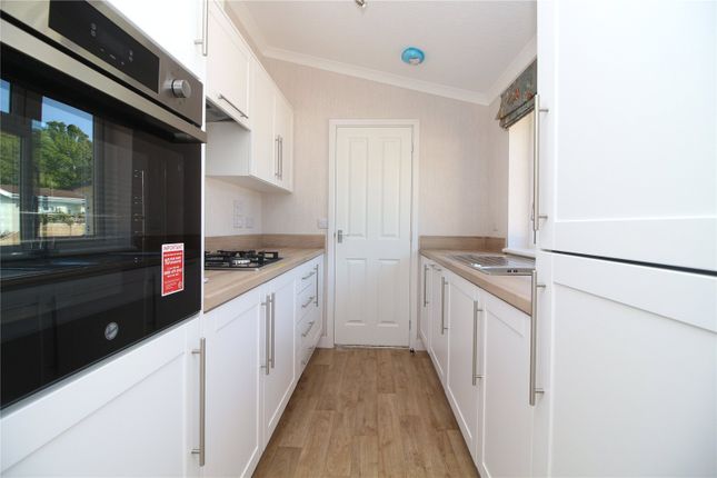 34, Woodlands Park, Hordle photo 4