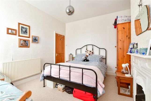 Flat for sale in Fernlea Avenue, Herne Bay, Kent