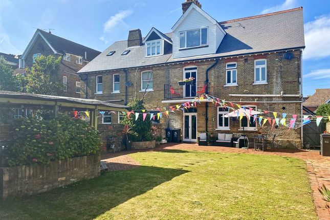 49, Westgate Bay Avenue, Westgate-on-Sea photo 2