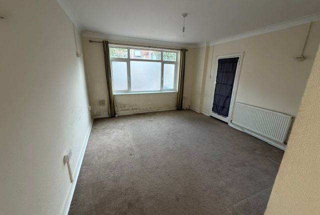 5, Victoria Avenue, Surbiton photo 2