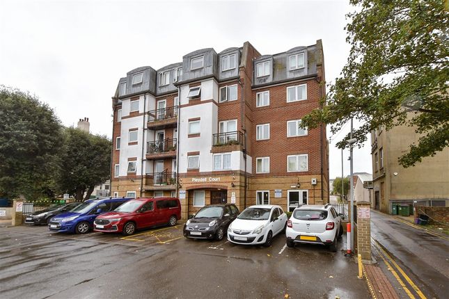 2-bed flat on Pleydell Gardens, Folkestone, £110,000