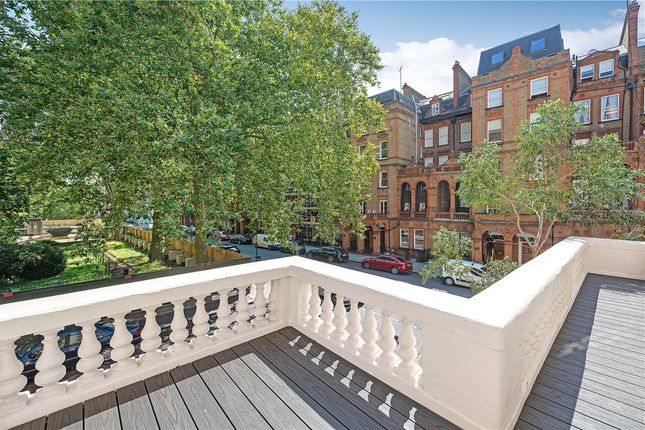 Flat for sale in Ashburn Gardens, London