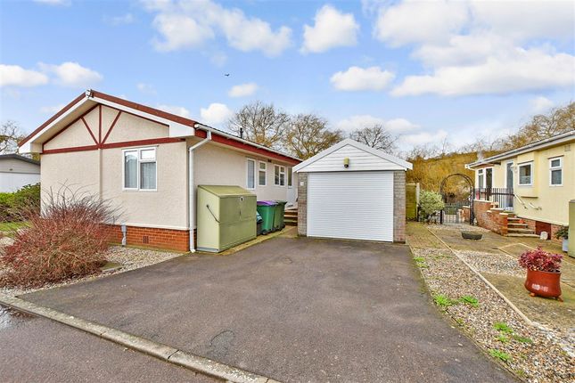 2-bed caravan on Willow Tree Farm, Hythe, £210,000