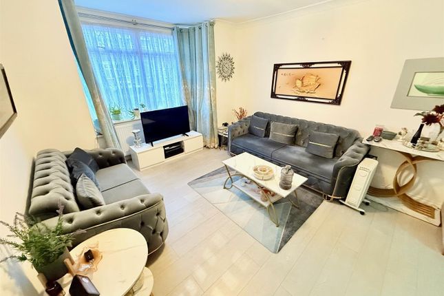 69, Burnham Road, London photo 3
