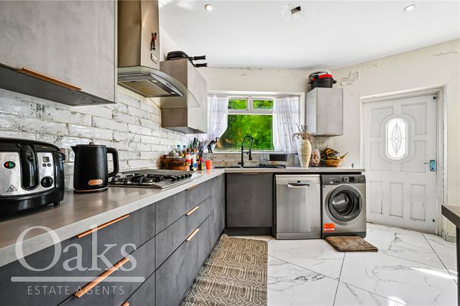 50, Bishops Park Road, London photo 3