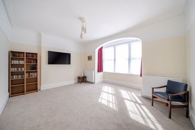 35, Dale Road, Purley photo 2