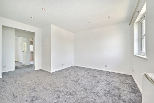 15, Shrublands, Saffron Walden photo 3