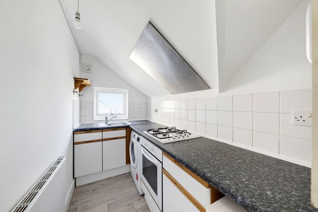Flat 4, 15 Kingston Hill, Kingston Upon Thames photo 4