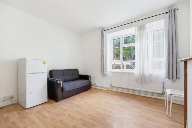 Mackenzie Close, Shepherds Bush photo 4