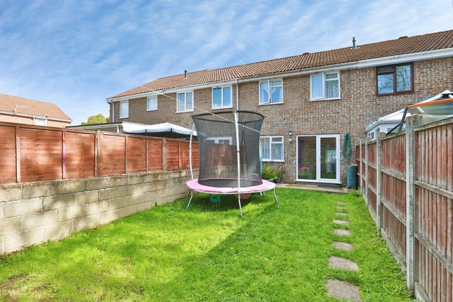 65, Bovington Close, Poole photo 2