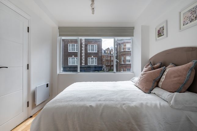 Flat 3, Marqueen Court, 42, Kensington Church Street, London photo 3