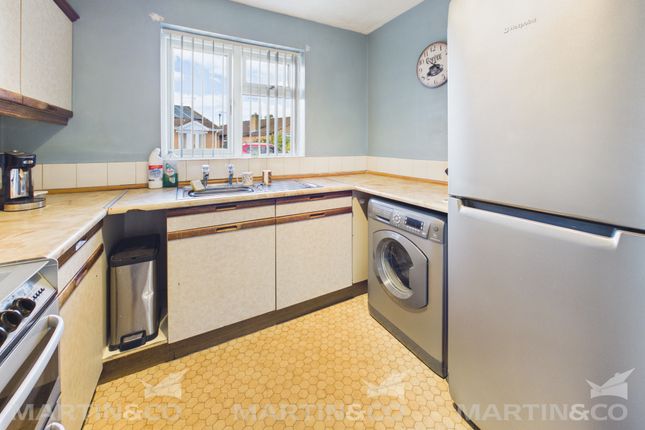 4, Oakwell Drive, Doncaster photo 3
