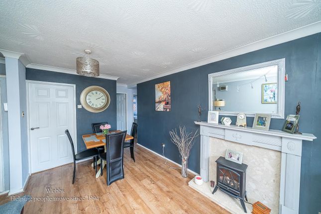 Flat 4 Heath View, Cannock Road, Heath Hayes, Cannock photo 5