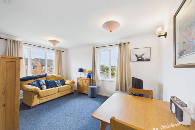 2 Chequers Court, Aylesbury photo 2