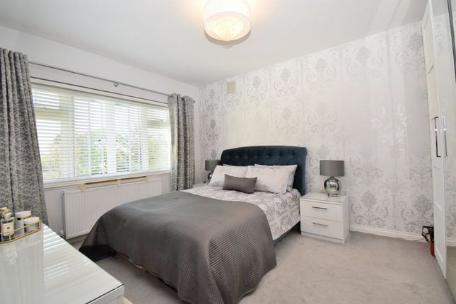 Elm Park Court,Flat 34, Elm Park Road, Pinner photo 4