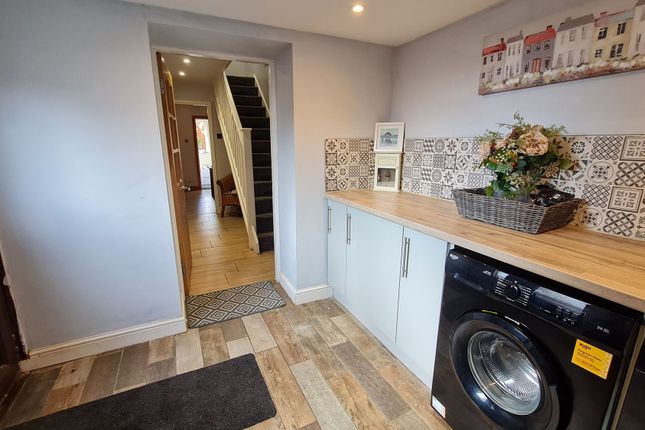 18 Morehall View, Sheffield photo 3