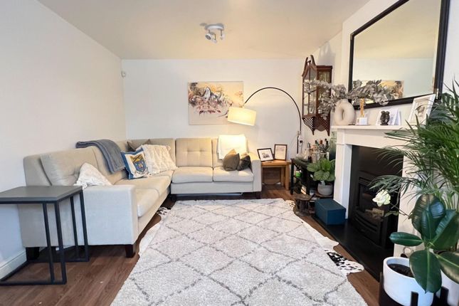 6 Fresson Road, Stevenage photo 2