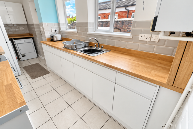 Thornton Road, Stoke-on-Trent photo 3