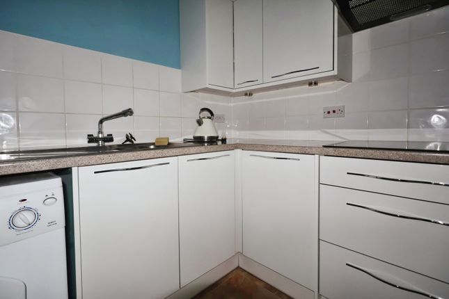 41, Regal Court, Bancroft, Hitchin photo 4