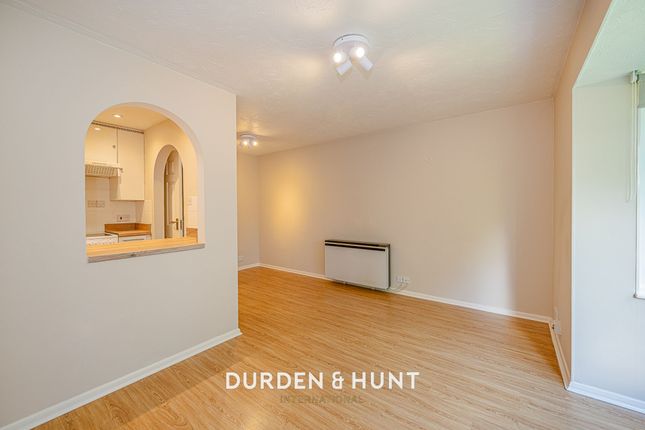 88 Maple Gate, Loughton photo 4