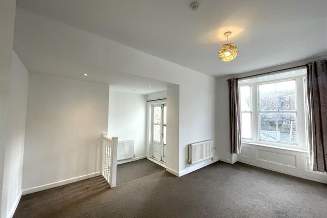 Flat 2, 86, High Street, Brighton photo 2