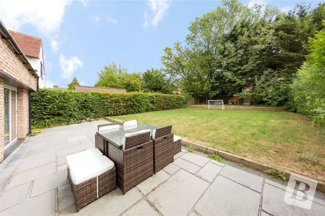 6, Risebridge Road, Gidea Park photo 4