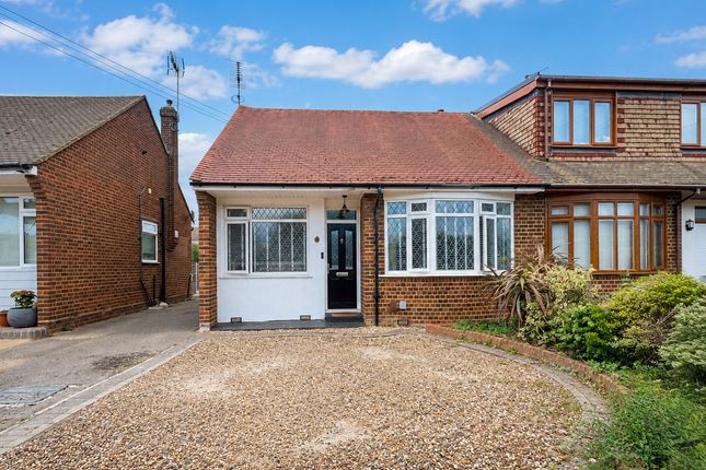 2-bed semi-detached on 4, Craven Close, Rochford, £300,000