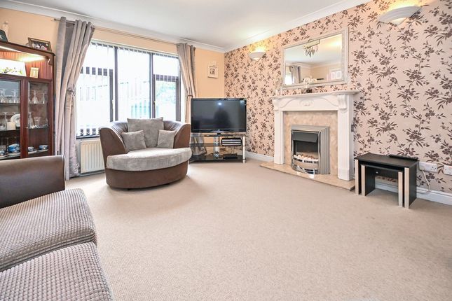 1, Holdenbrook Close, Leigh photo 5