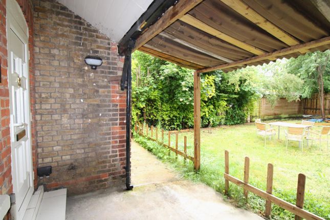 Thumbnail Semi-detached house to rent in Oakhill Cottages, Theobalds Park, Enfield