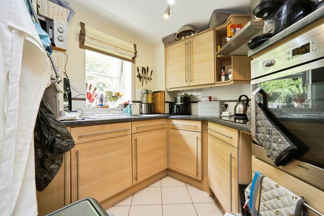 Apartment 22, Jowett Court, Highfield Road, Bradford photo 4