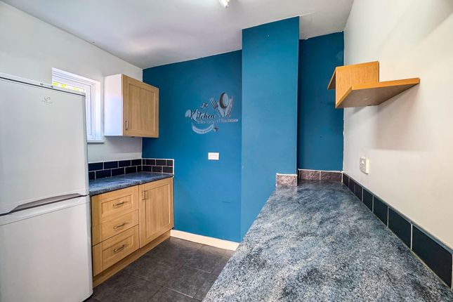 27 Albany Crescent, Bilston photo 4
