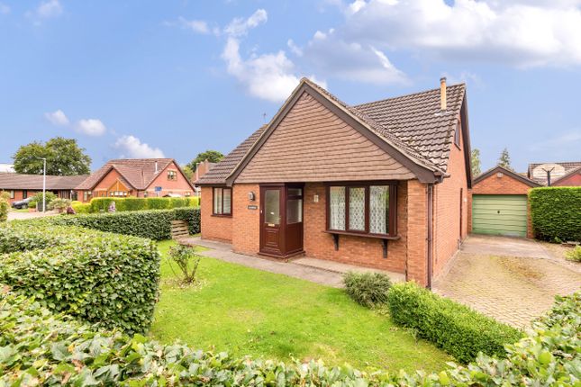 Bungalow for sale in Meadowbank, Great Coates, Grimsby, Lincolnshire