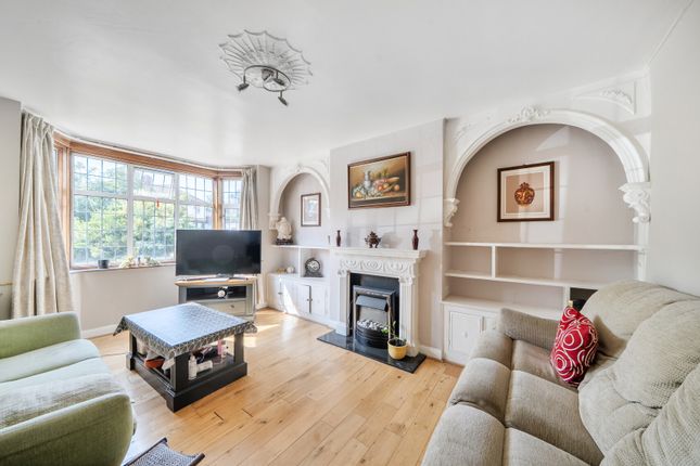 38, Brockenhurst Avenue, Worcester Park photo 2