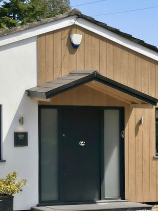 6 Folly Pathway, Radlett, Hertfordshire photo 2