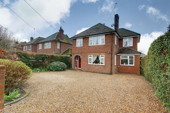 Detached house for sale in Church Road, Pitstone, Buckingahamshire