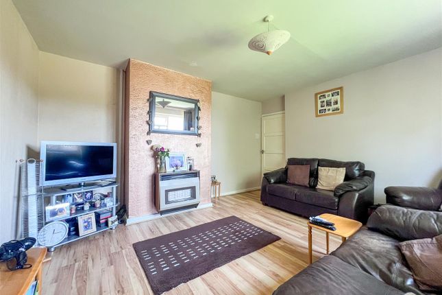 23, Queens Drive, Leek photo 3