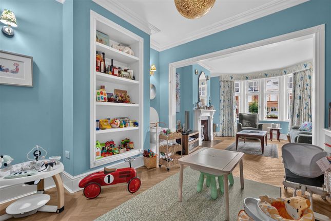 6, Grantham Road, London photo 4